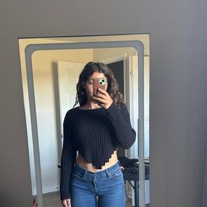 Chic Black Ribbed Women's Crop Top